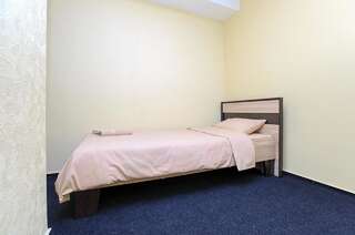 Гостевой дом Guest House near Railway Station Киев Стандартный трехместный номер-4